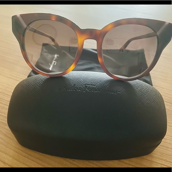 Salvatore ferragamo Sunglasses Women